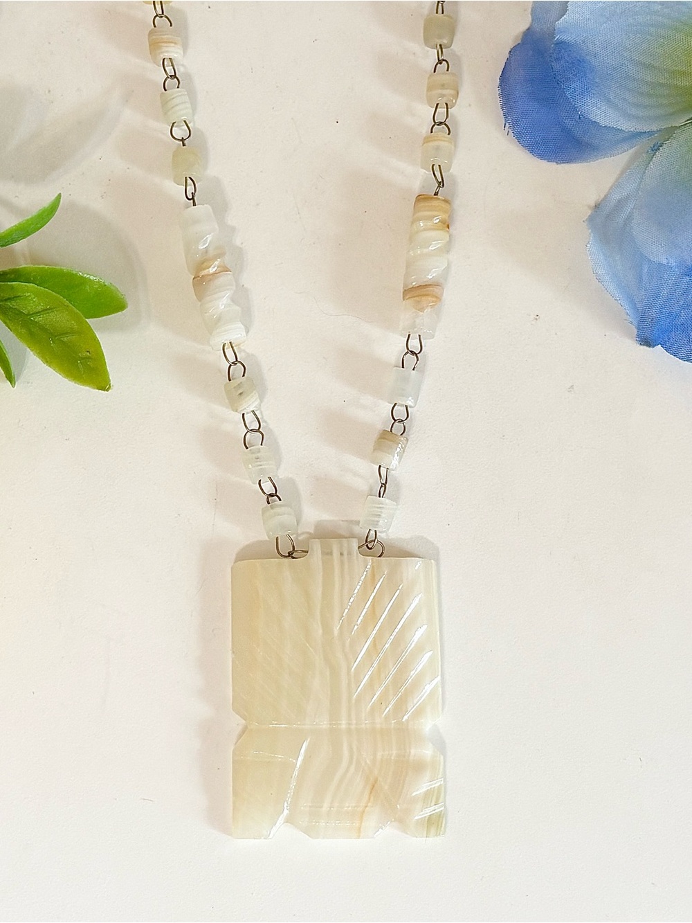 Vintage Hand-Carved Marble Onyx Aztec White/Cream Swirl Stone Pendant Necklace
